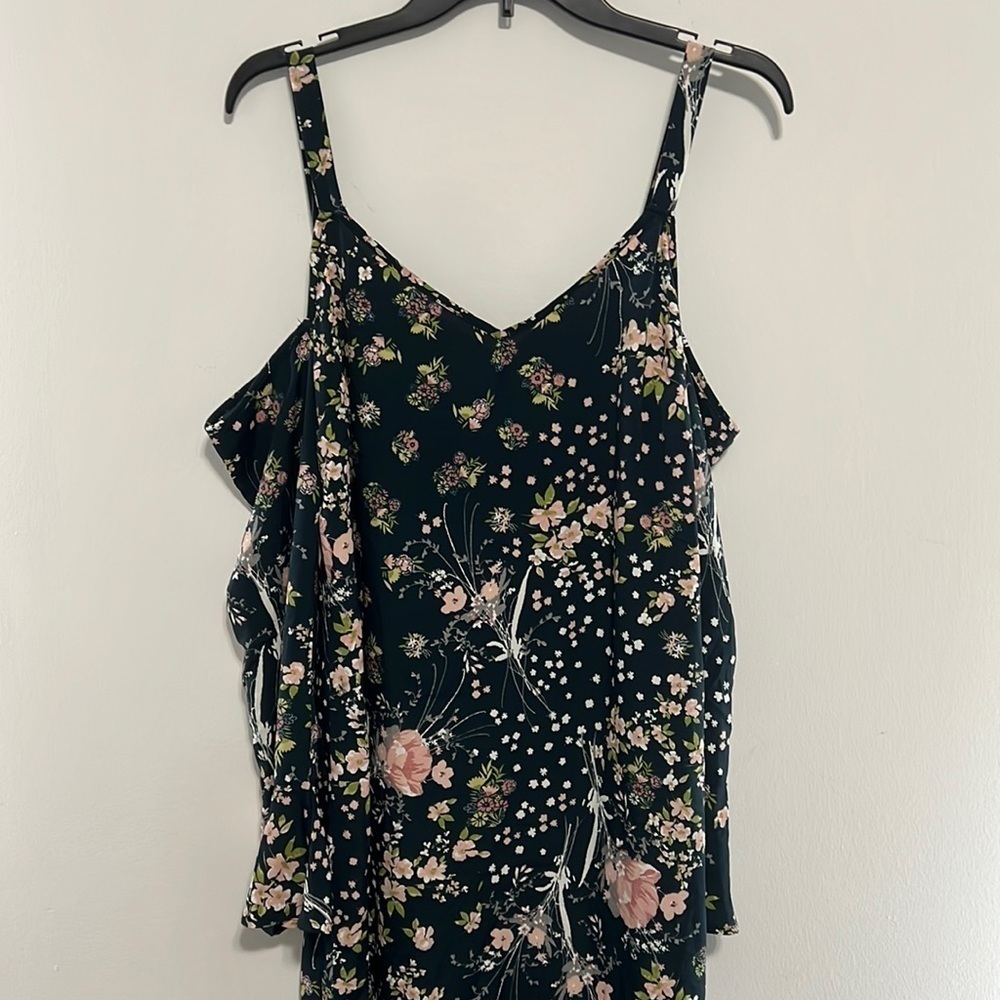 Band OF GYPSIES Cold Shoulder Bell Sleeve
Floral Midi Dress Boho Size Medium NWT